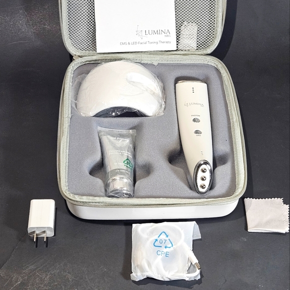 Lumina NRG Facial Toning Therapy Device & Primer Gel 2 oz w/ Travel Case - Picture 1 of 10